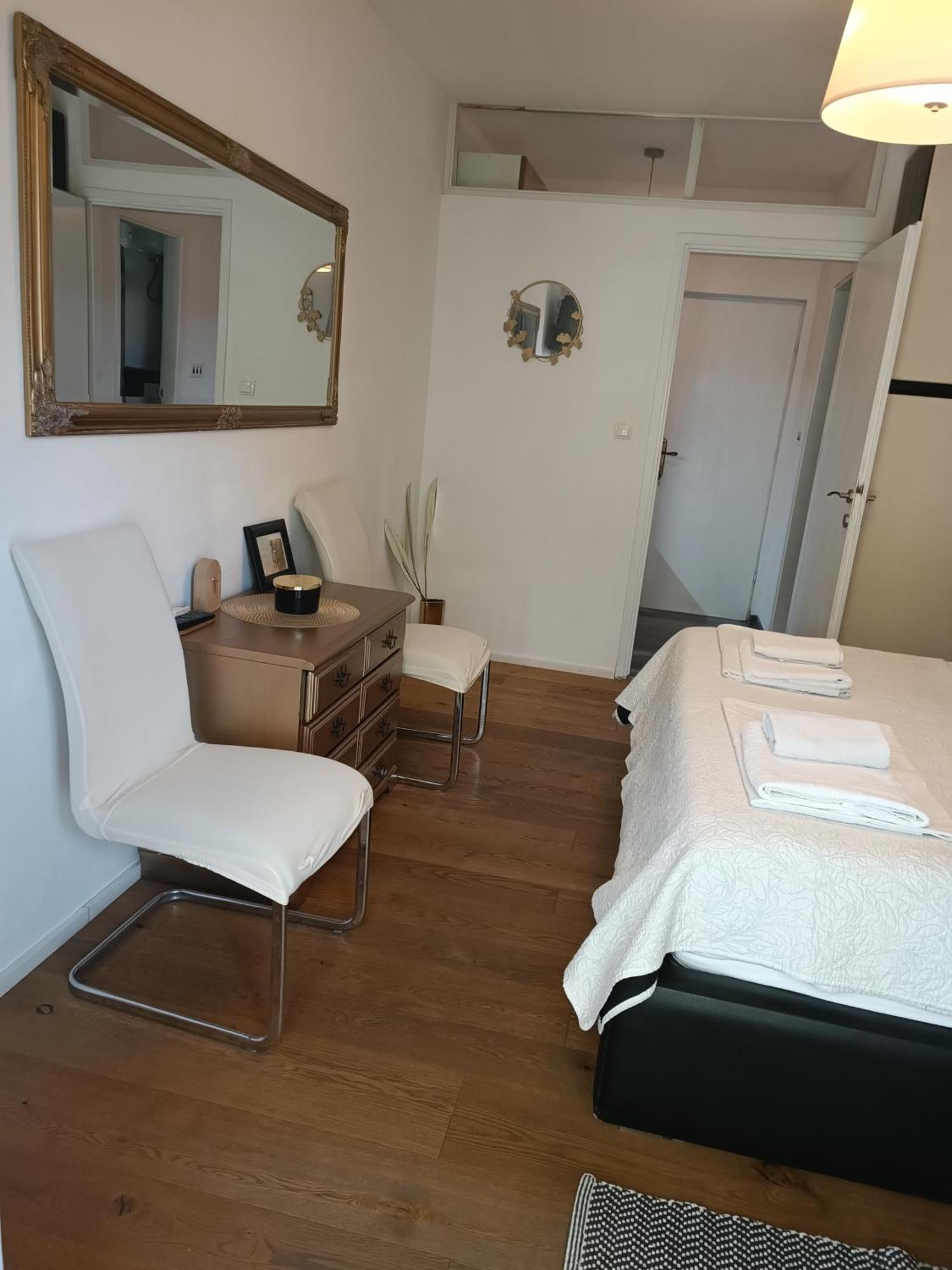 Old Port Apartment Baska Voda Luaran gambar