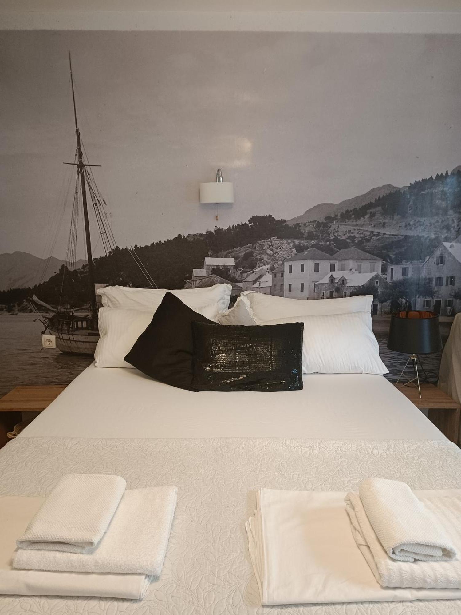 Old Port Apartment Baska Voda Bilik gambar