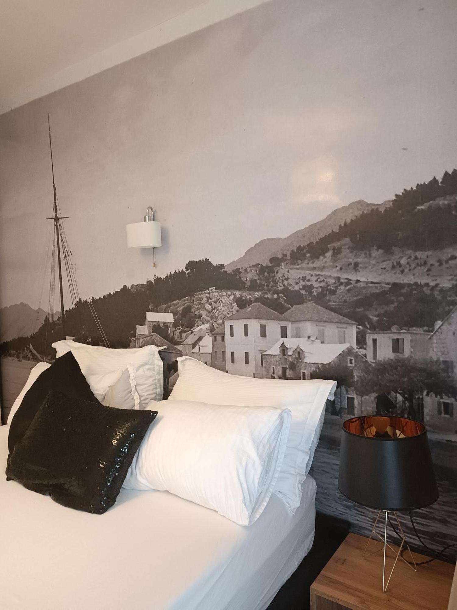 Old Port Apartment Baska Voda Bilik gambar